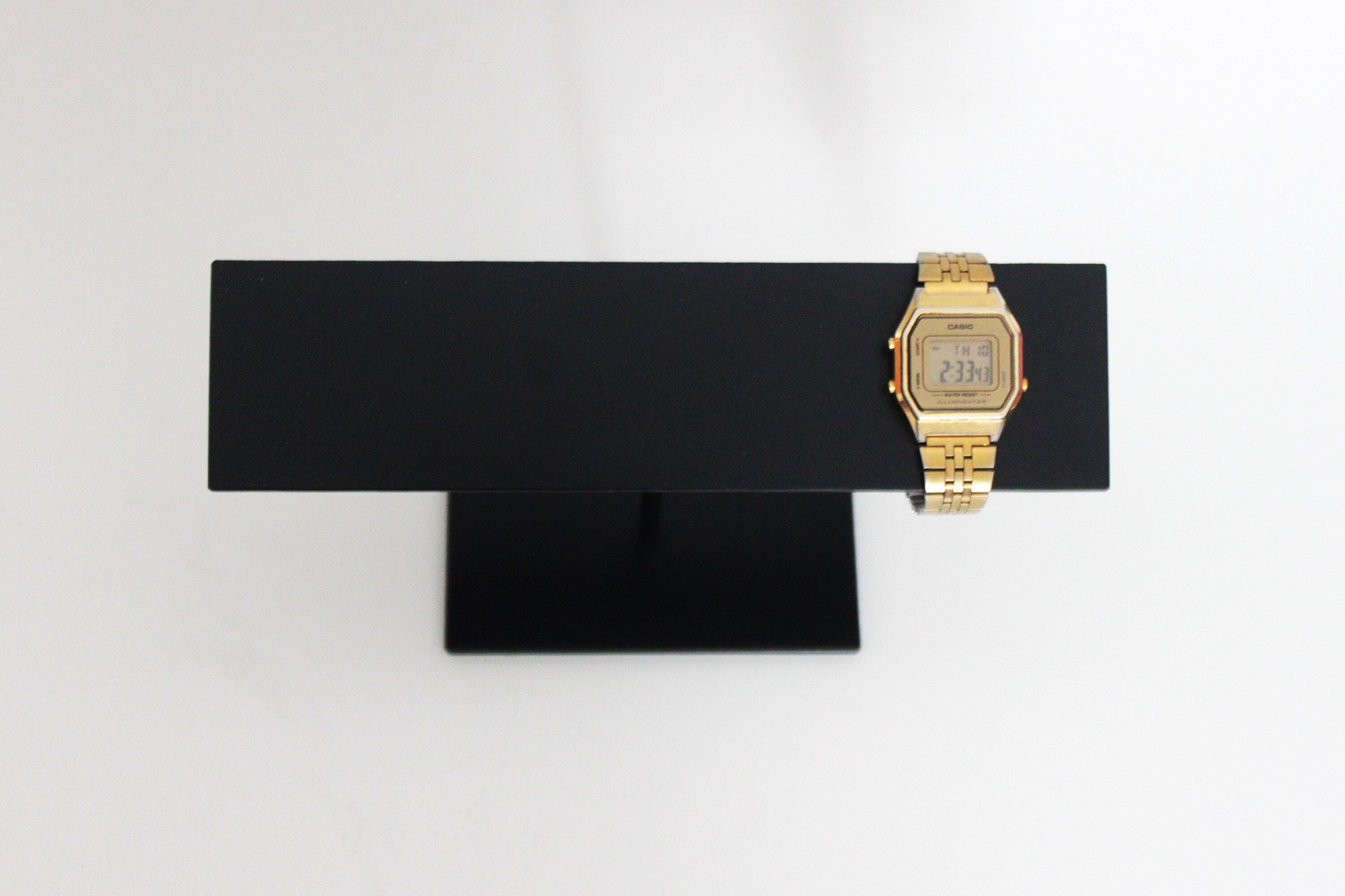 Steel Jewelry Stand: Bracelet & Watch Display