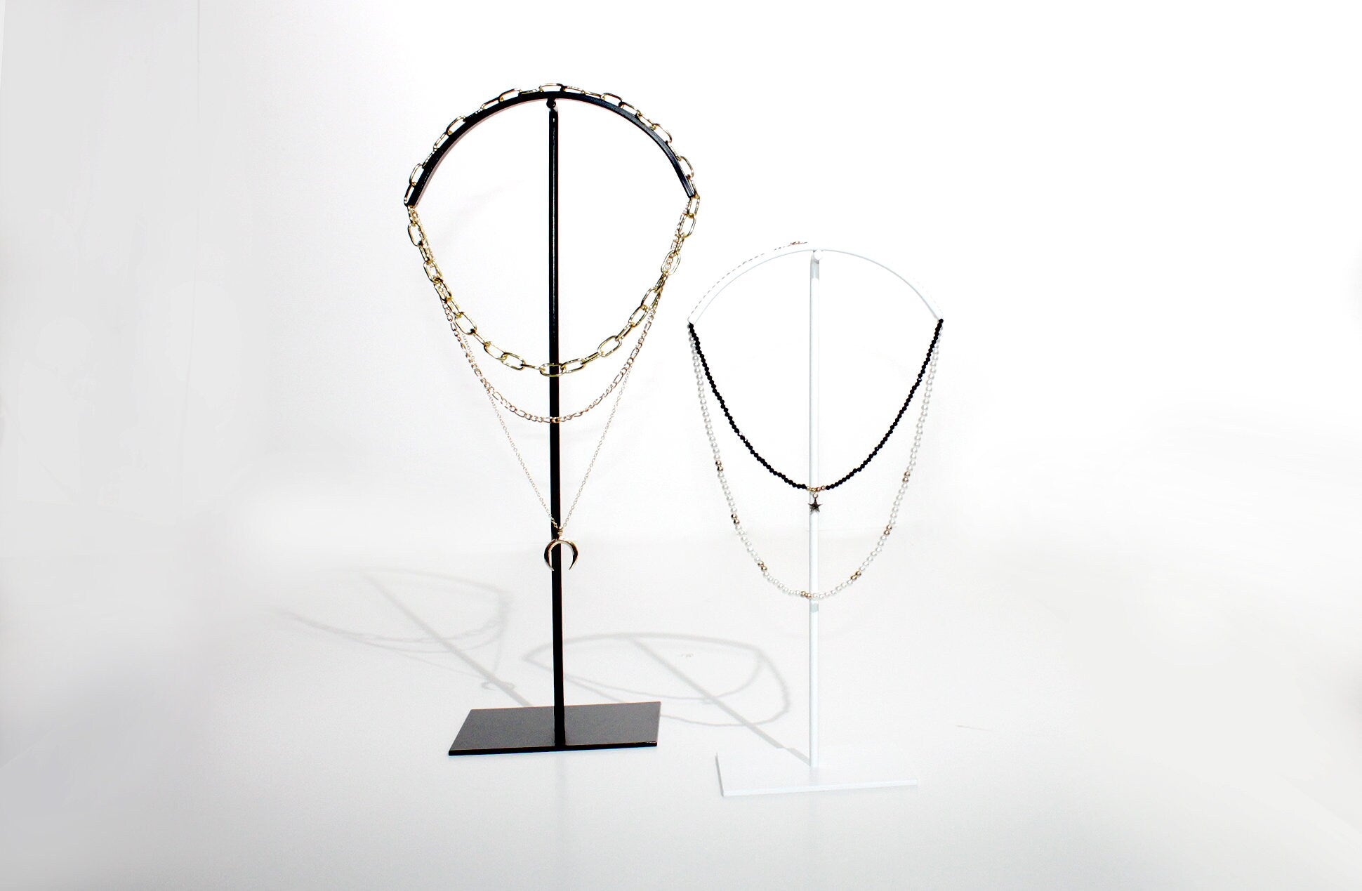 Curved Metal Necklace Display Stand: Jewelry Holder