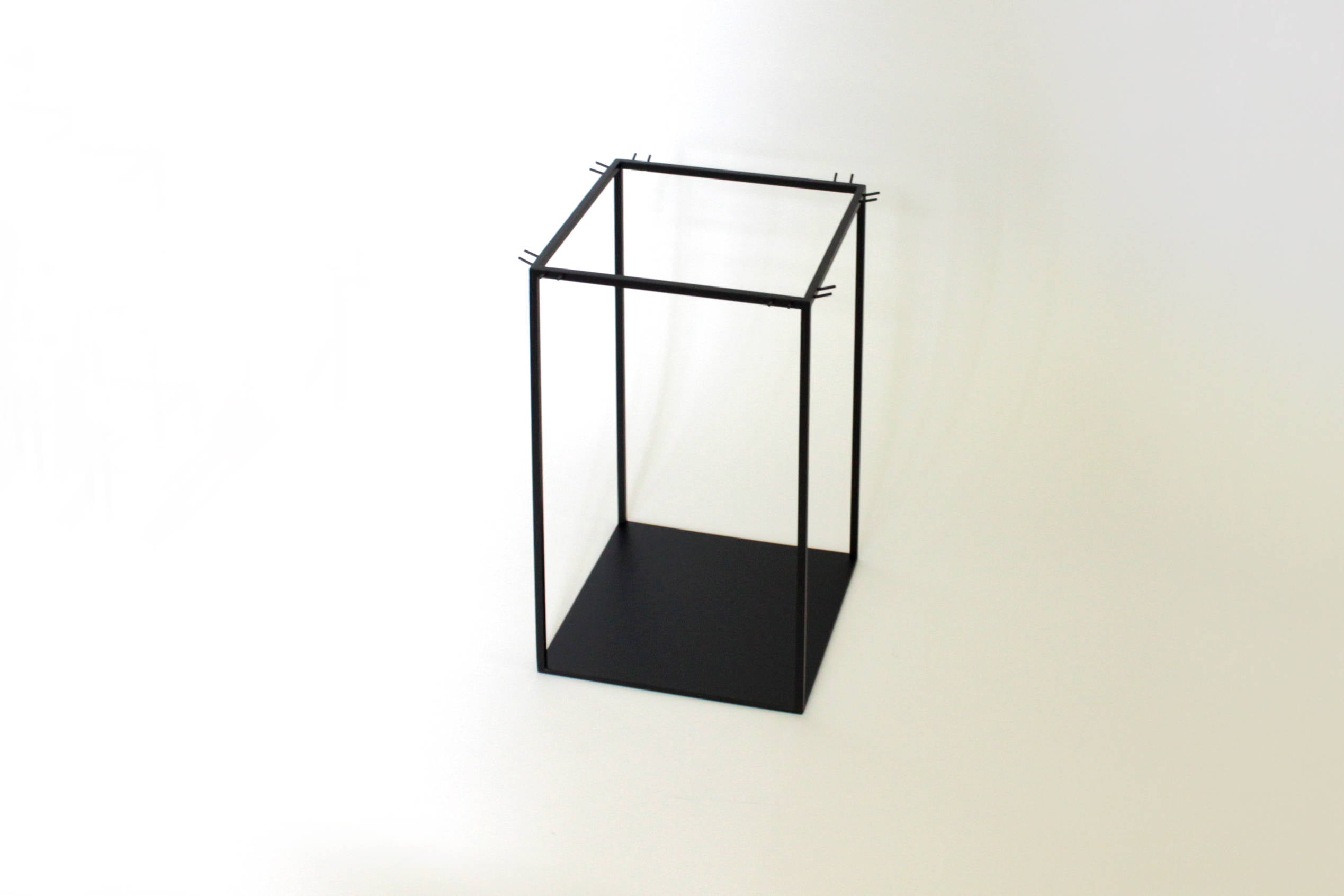 Metal Cube Jewelry Display: Necklace Stand