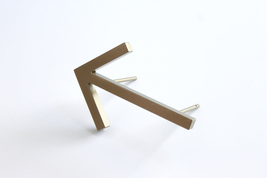Metal Arrow Wall Decor: Modern Directional Sign