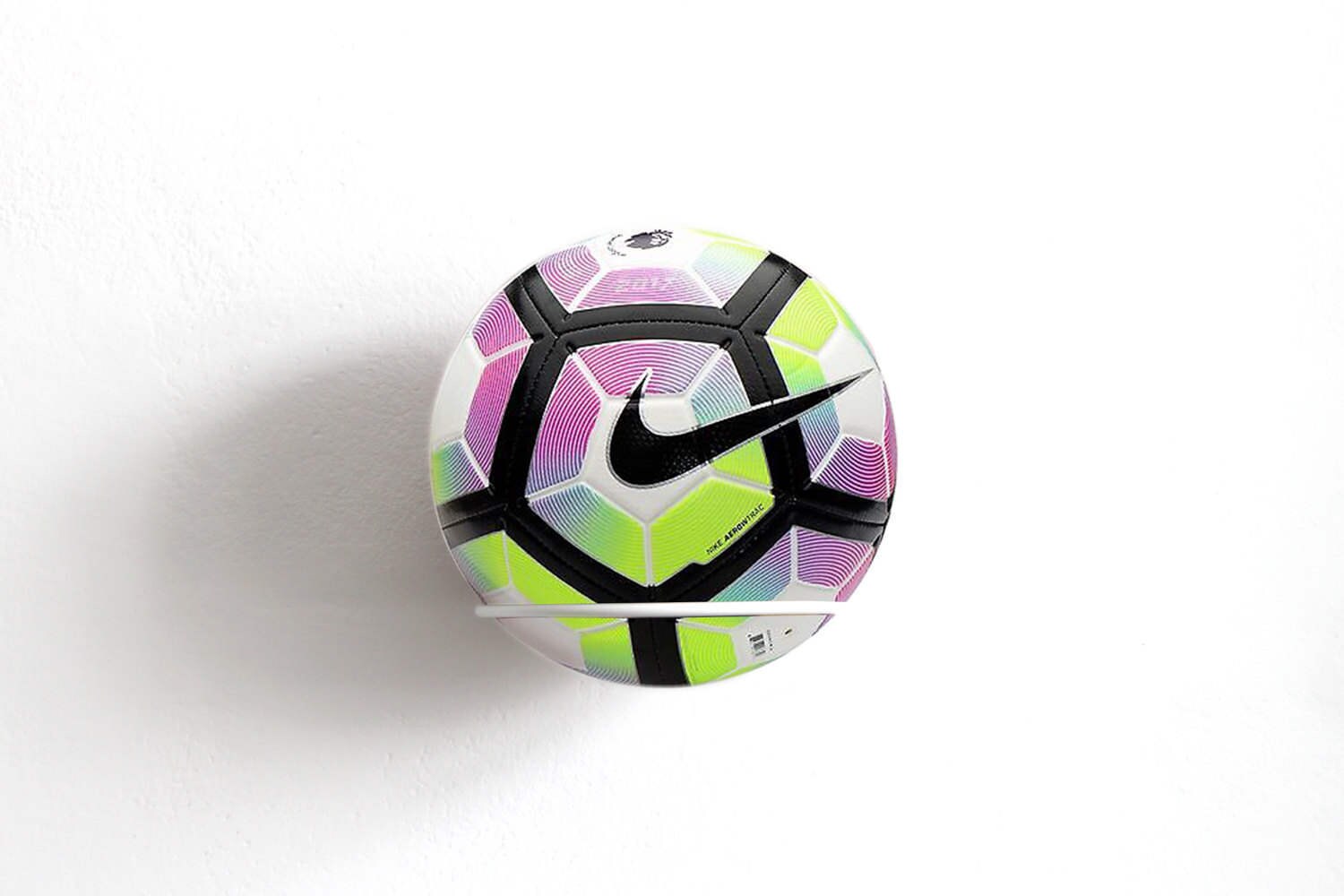 Metal Medicine Ball Wall Holder: Garage Sports Ball Rack