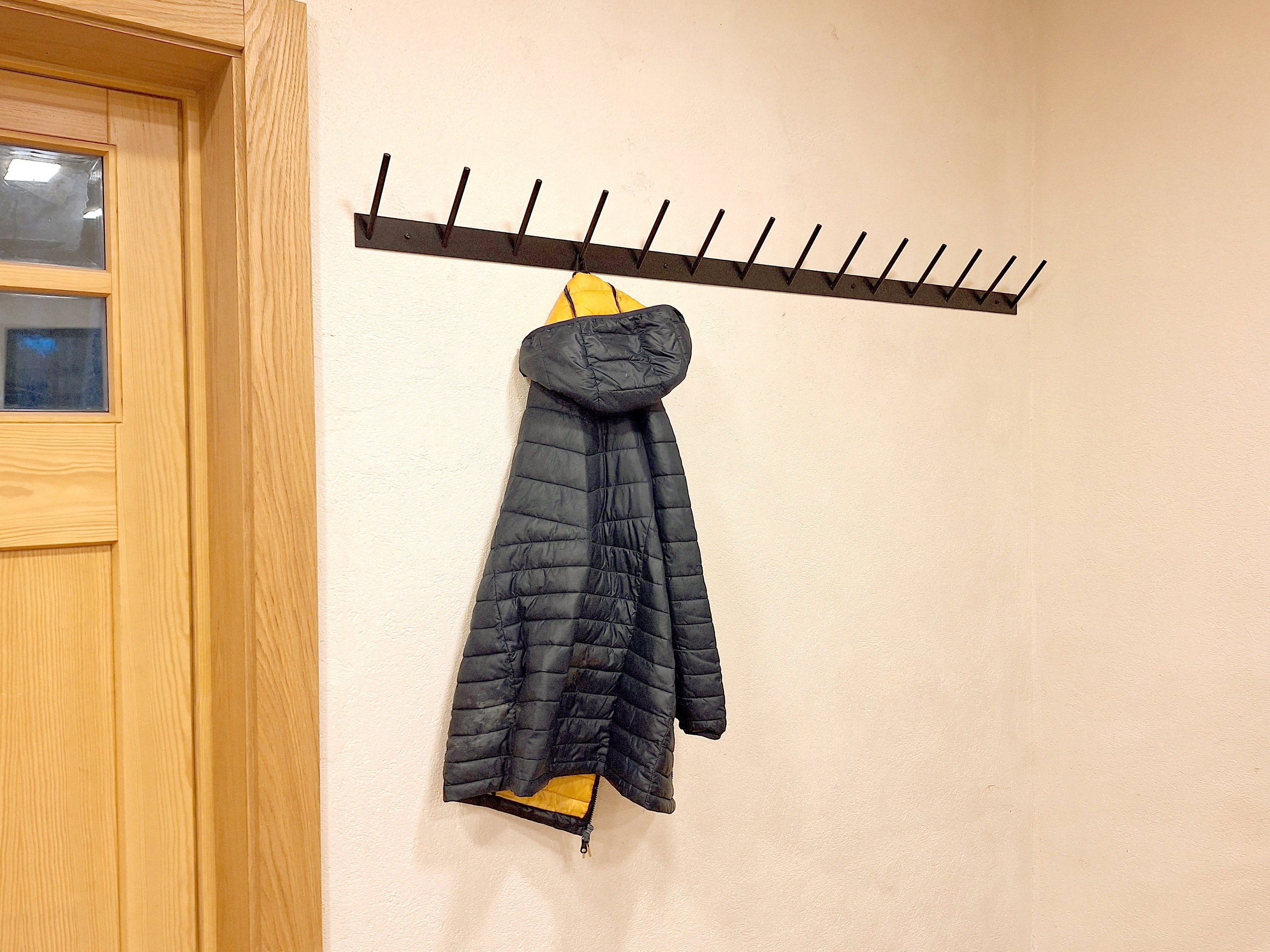 Black Metal Peg Rack: Wall Mounted Clothes and Bag Hanger