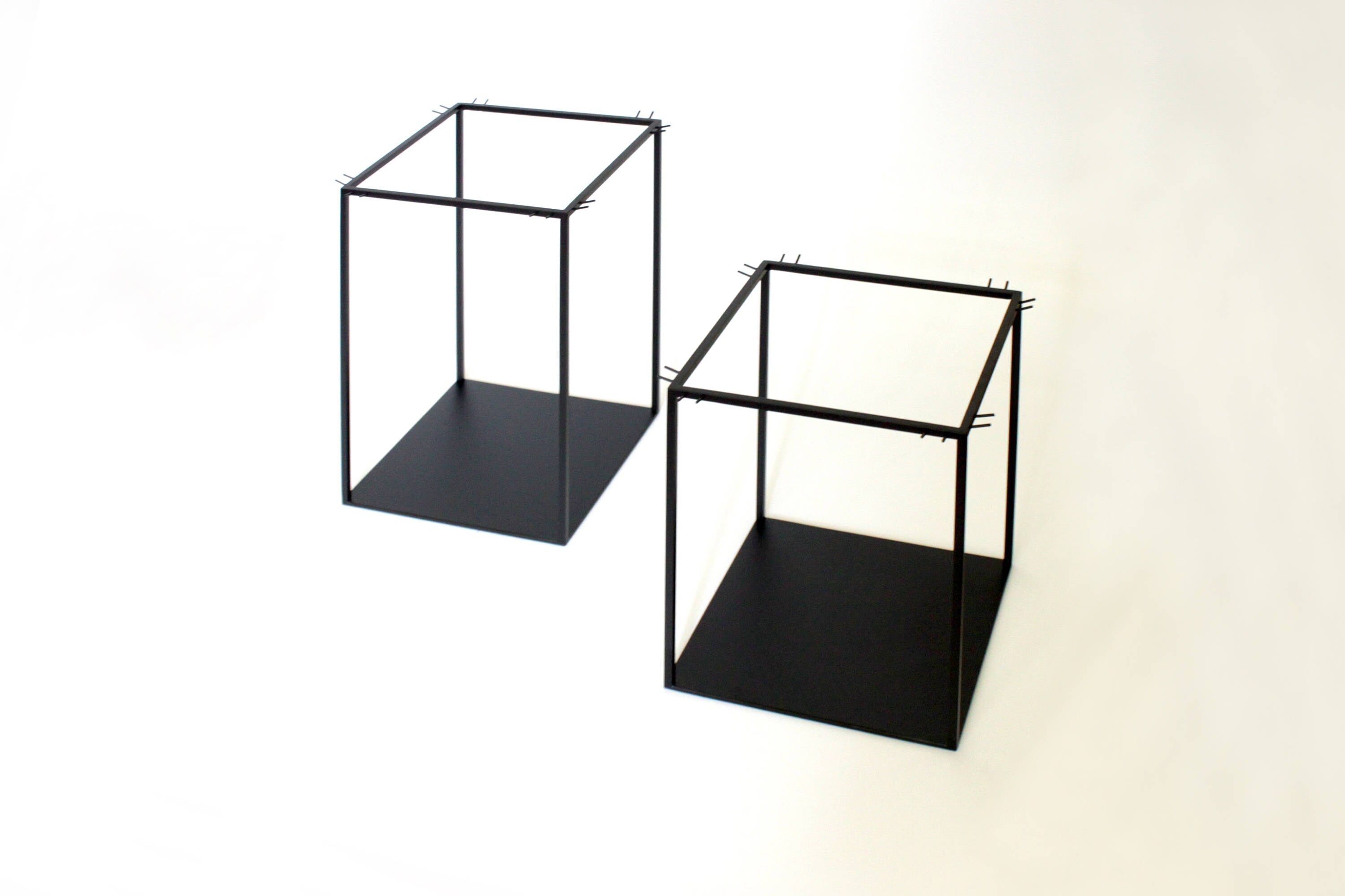 Metal Cube Jewelry Display: Necklace Stand
