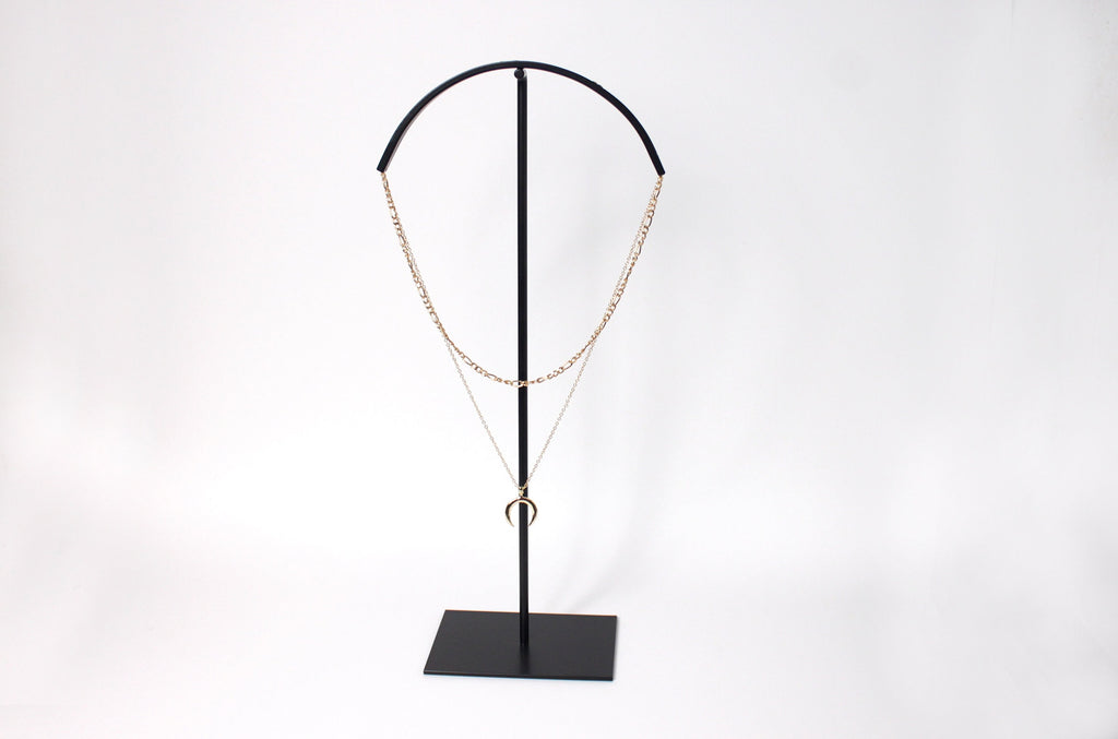 Curved Metal Necklace Display Stand: Jewelry Holder