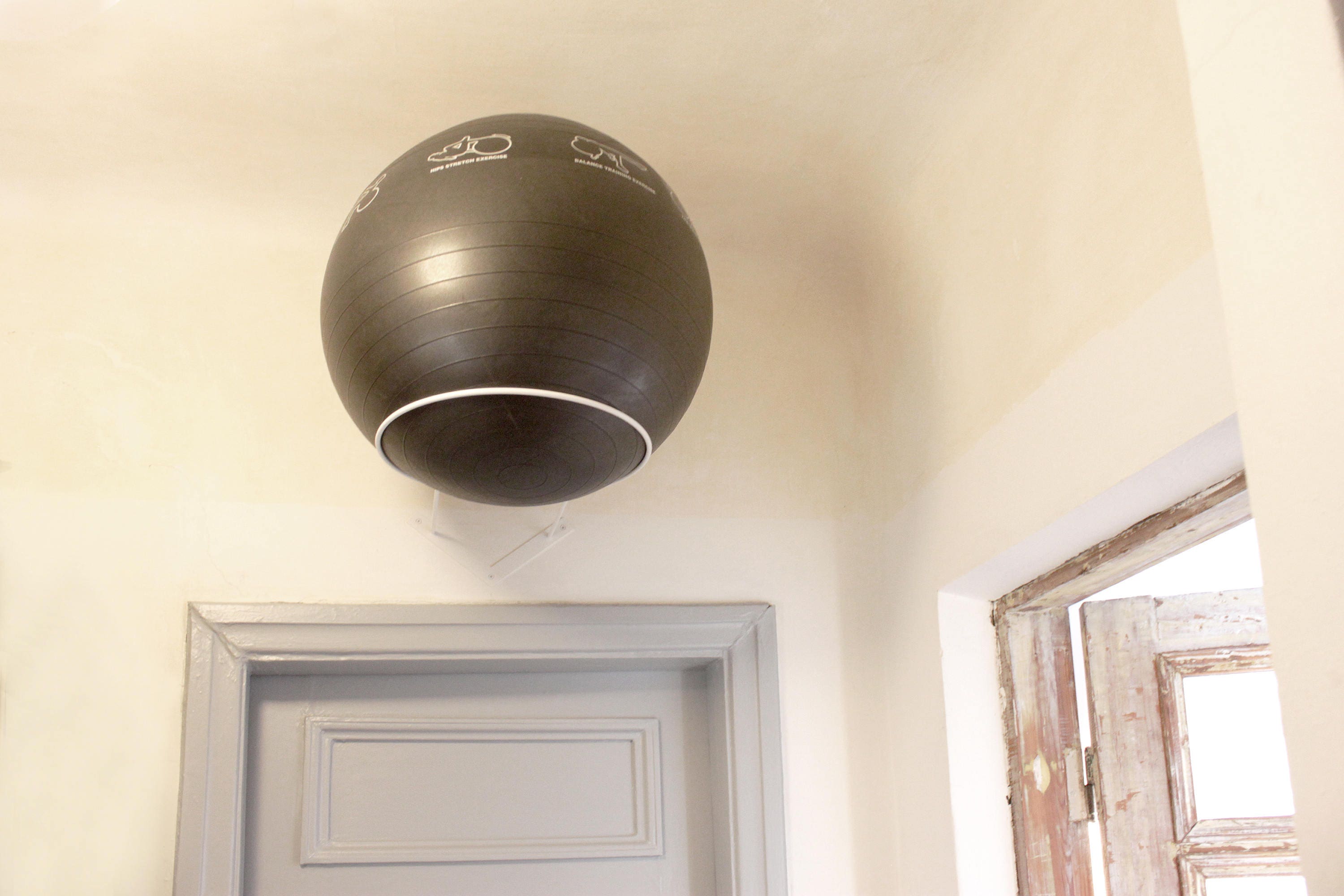 XL Yoga Ball Holder: Wall Mount Metal Rack (up to 85cm)