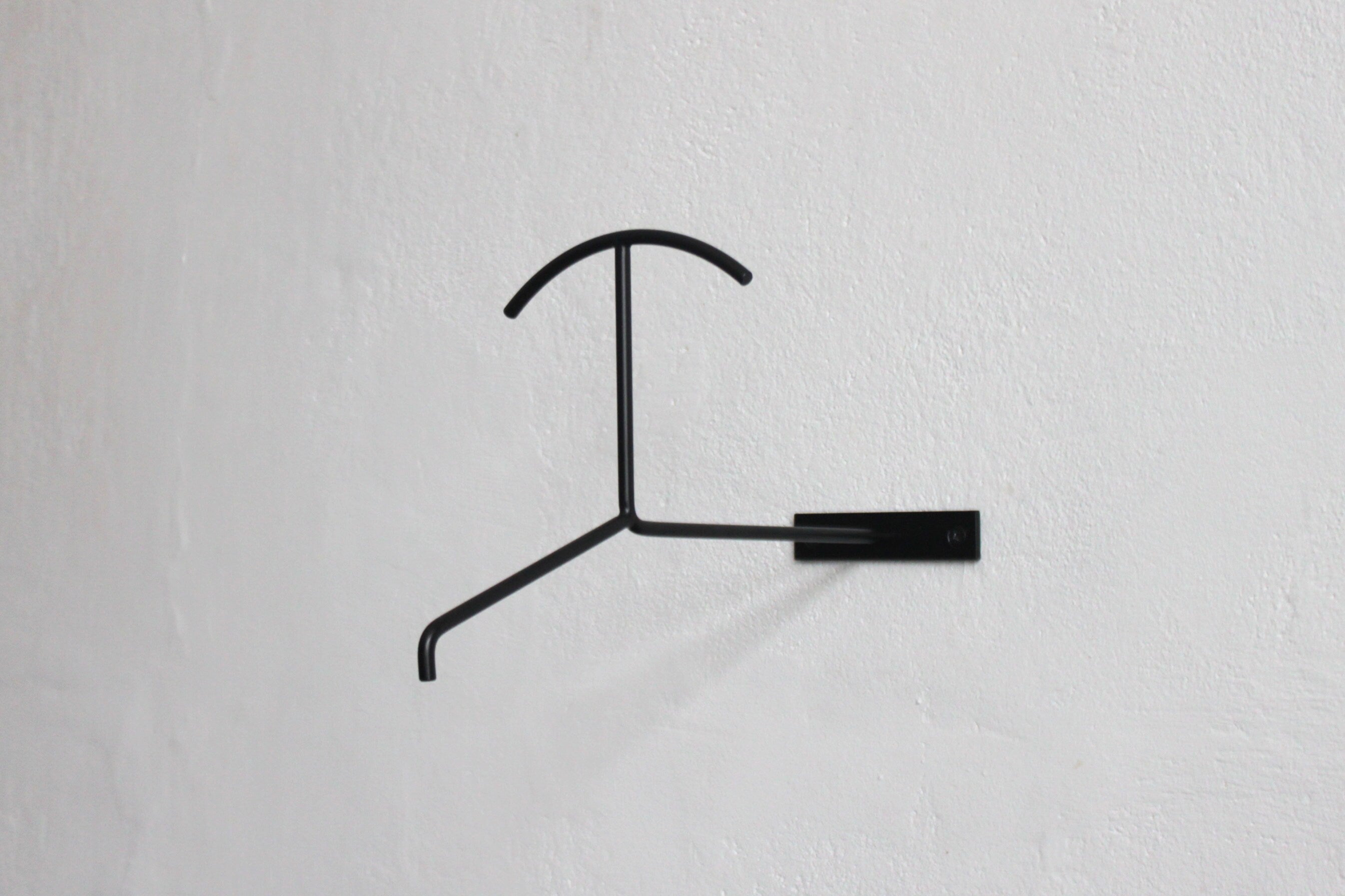 Iron Cap Display Rack: Wall Mounted Hat Holder