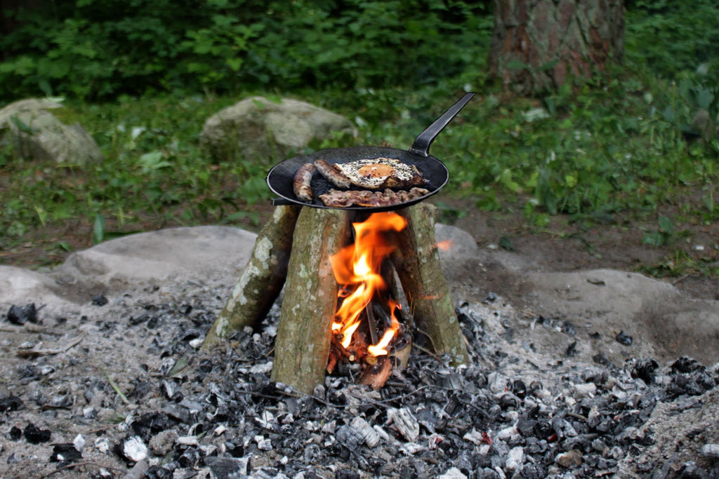 Metal Campfire Fire Pit Stand: Cookware Tripod Grate