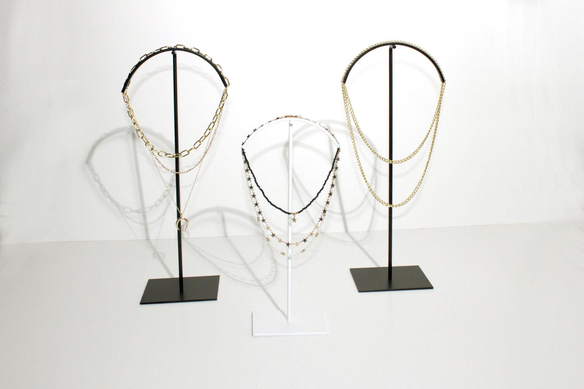 Curved Metal Necklace Display Stand: Jewelry Holder