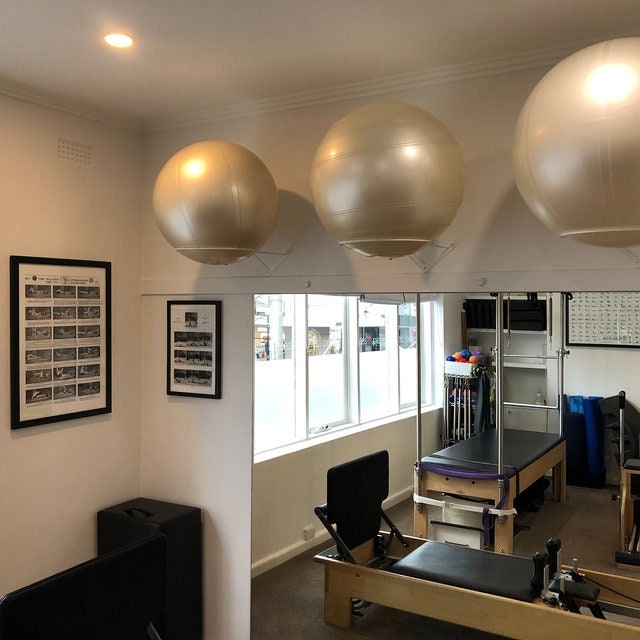 XL Yoga Ball Holder: Wall Mount Metal Rack (up to 85cm)