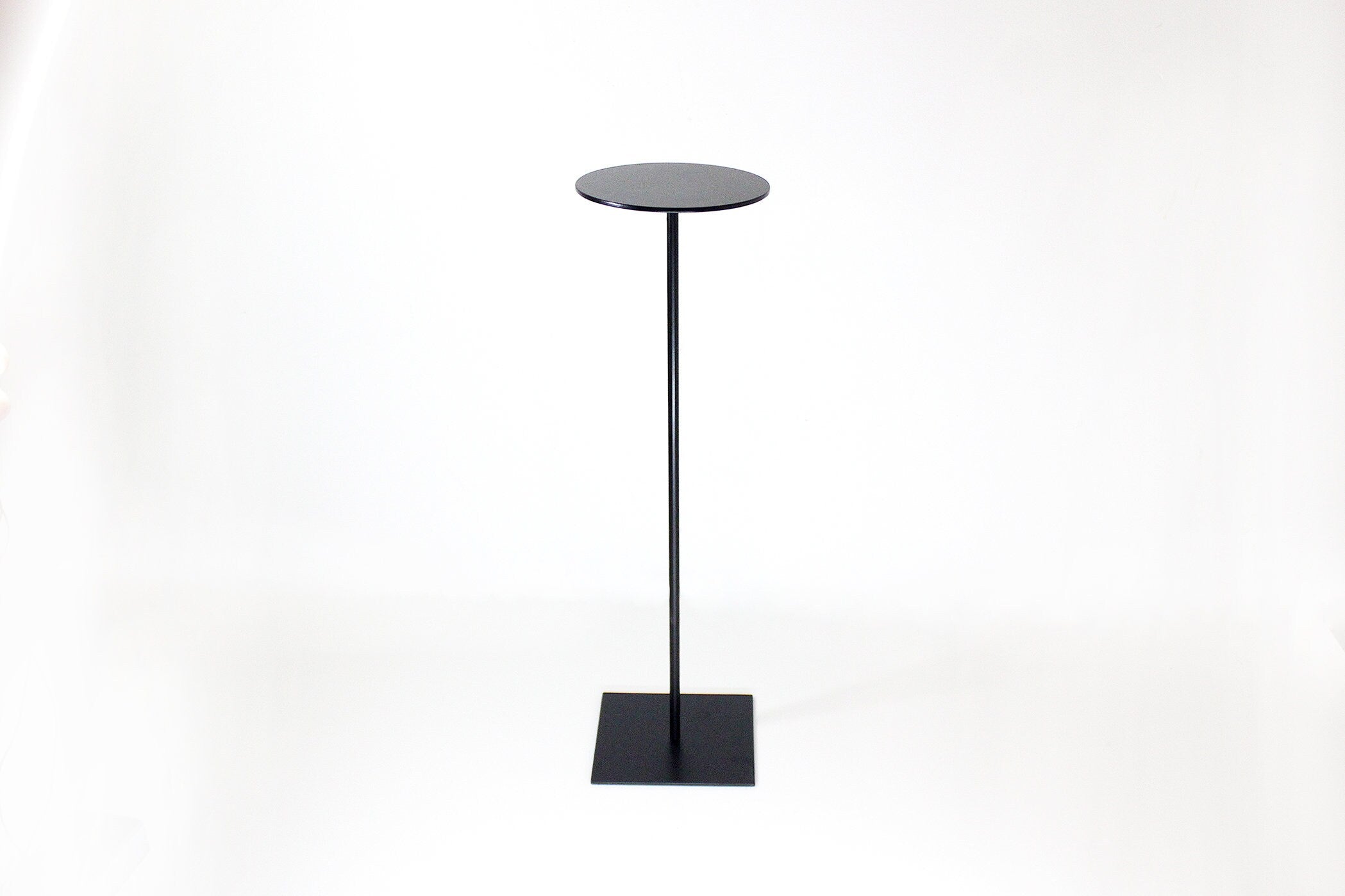 Metal Hat Display Stand: Iron Mask Rack