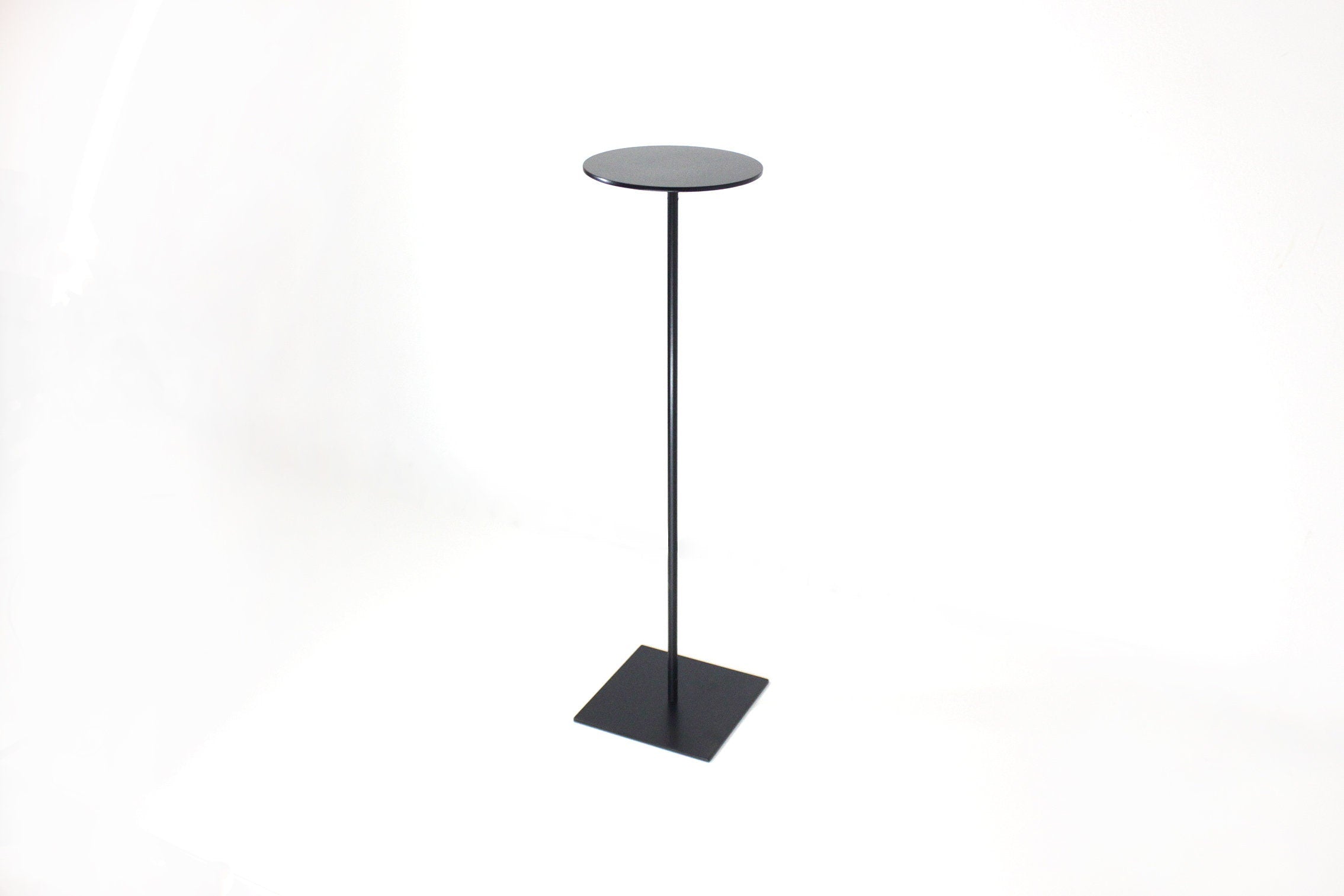 Metal Hat Display Stand: Iron Mask Rack