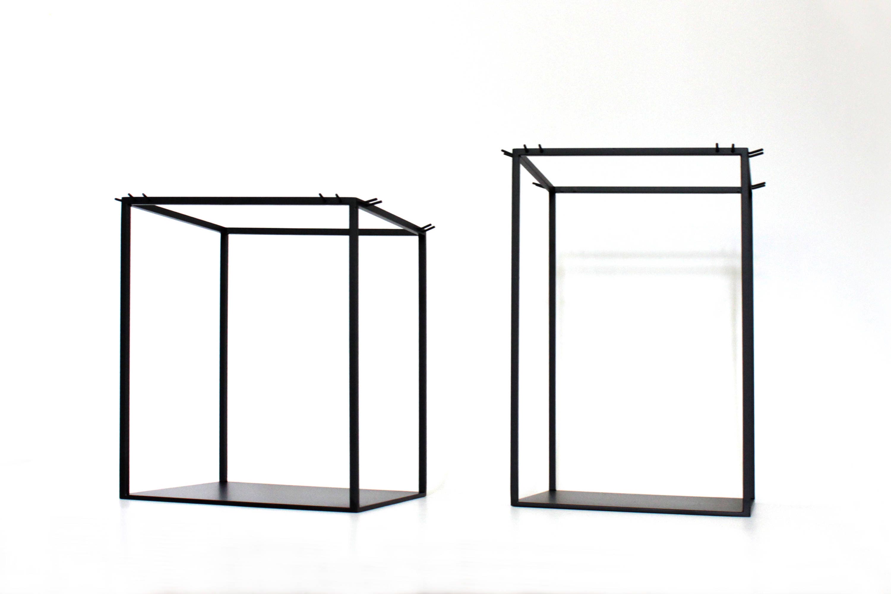 Metal Cube Jewelry Display: Necklace Stand
