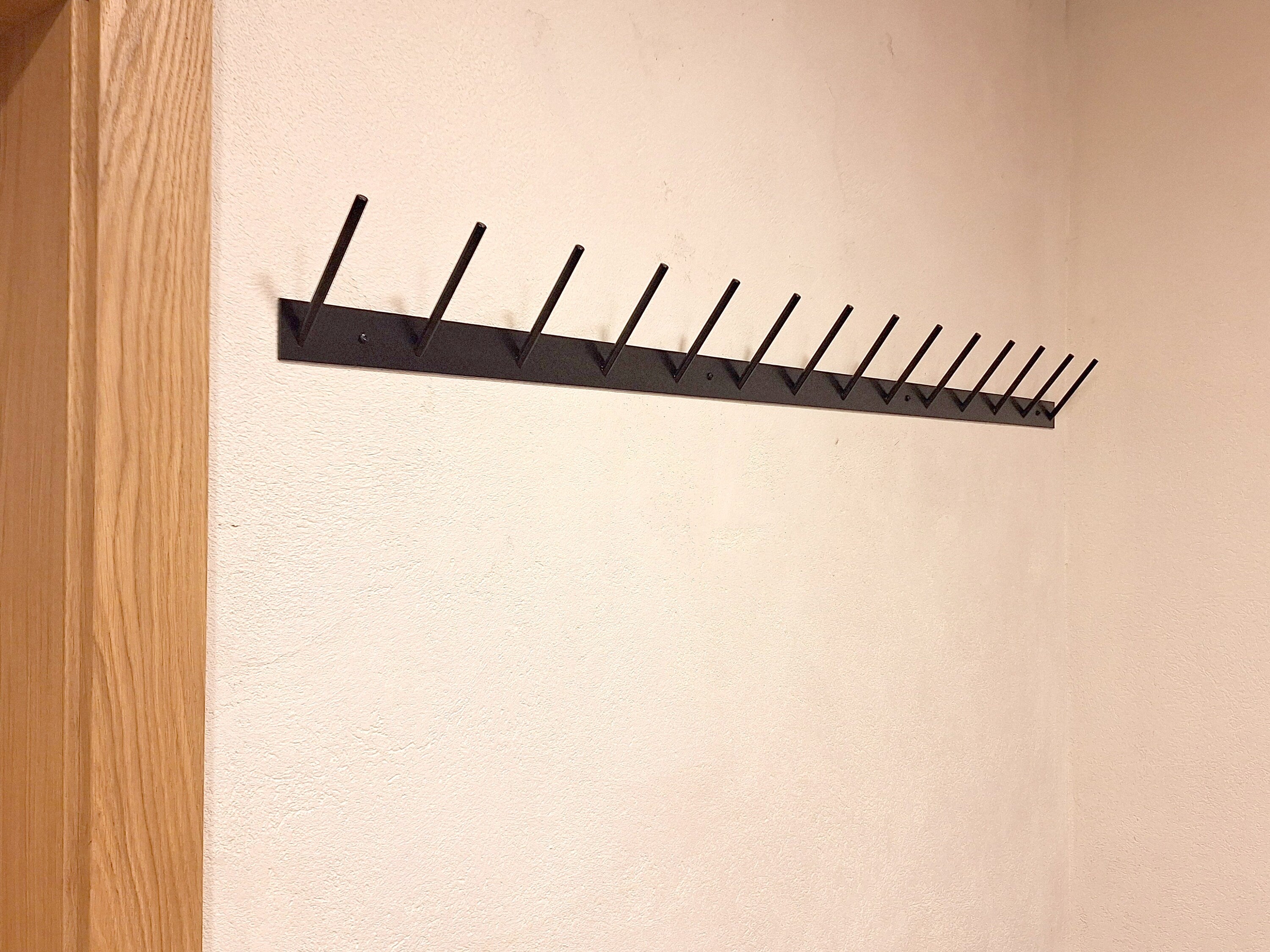 Black Metal Peg Rack: Wall Mounted Clothes and Bag Hanger